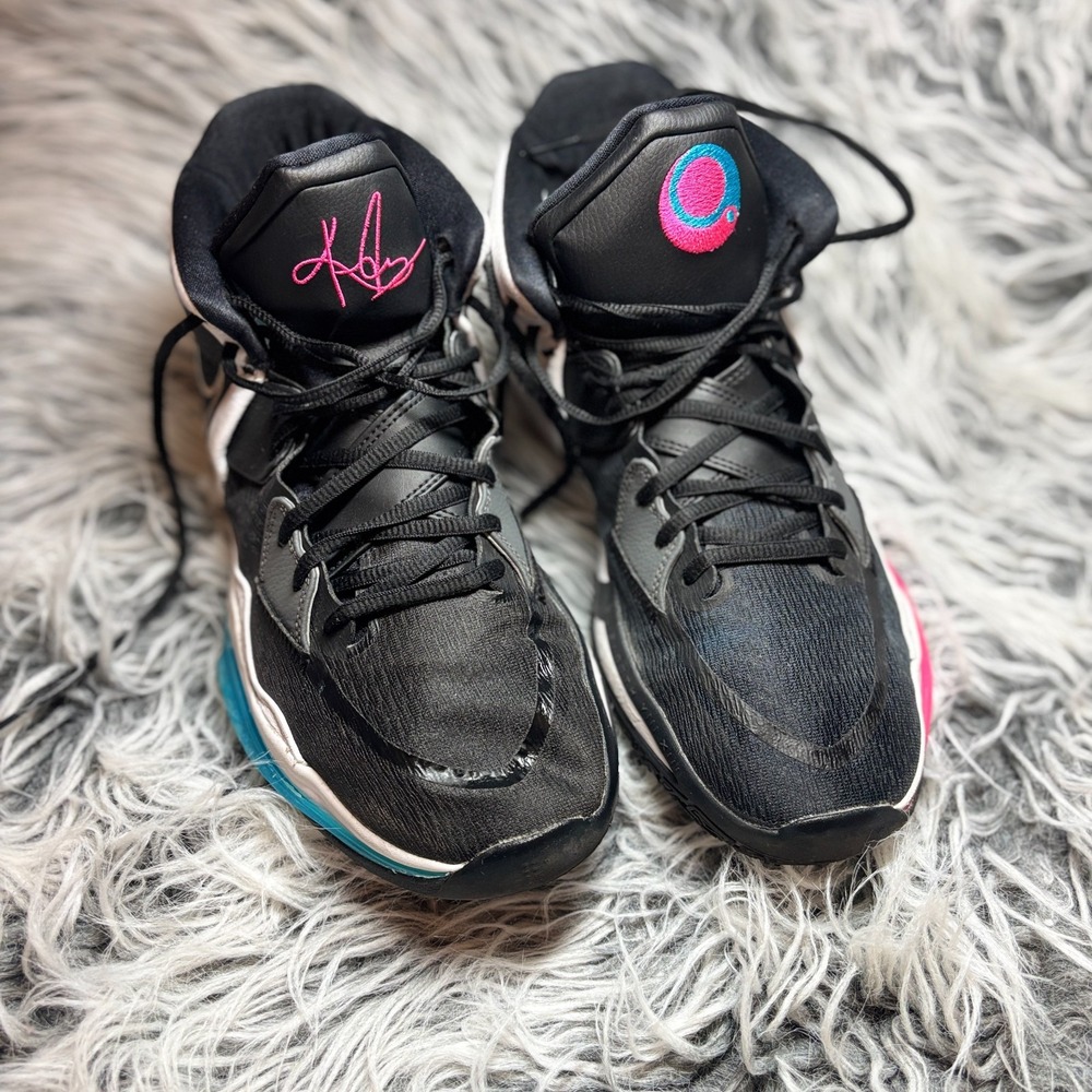 Nike Kyrie 8 Infinity South Beach Basketball Sneakers Men's Size 13 CZ0204-003‎